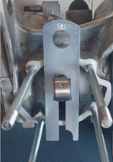 Lambretta con rod holding tool