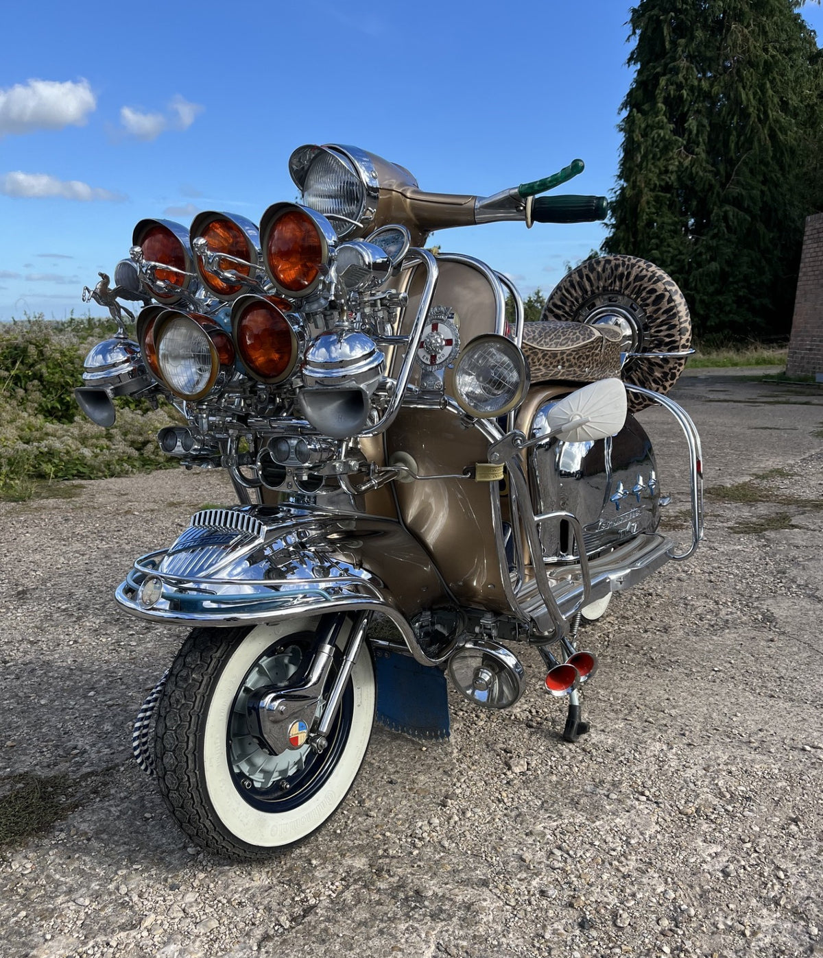 LAMBRETTA TV175 "GOLDIE" MEGA MOD ICON !