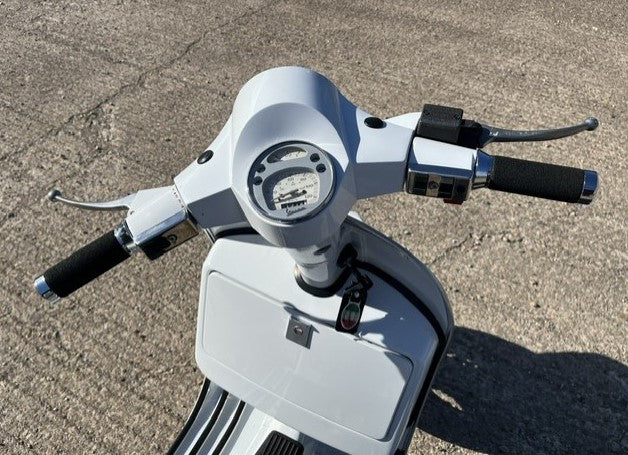 VESPA PX125 DISC 2008 ( 1200 KM from new! )