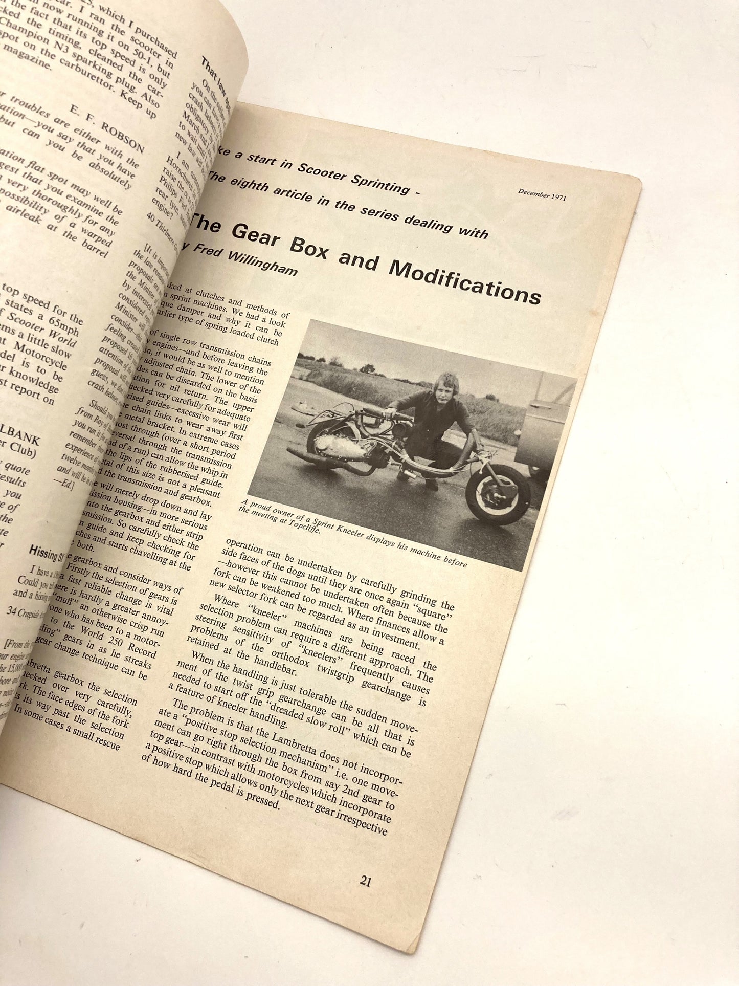 SCOOTER WORLD MAGAZINE DEC 1971