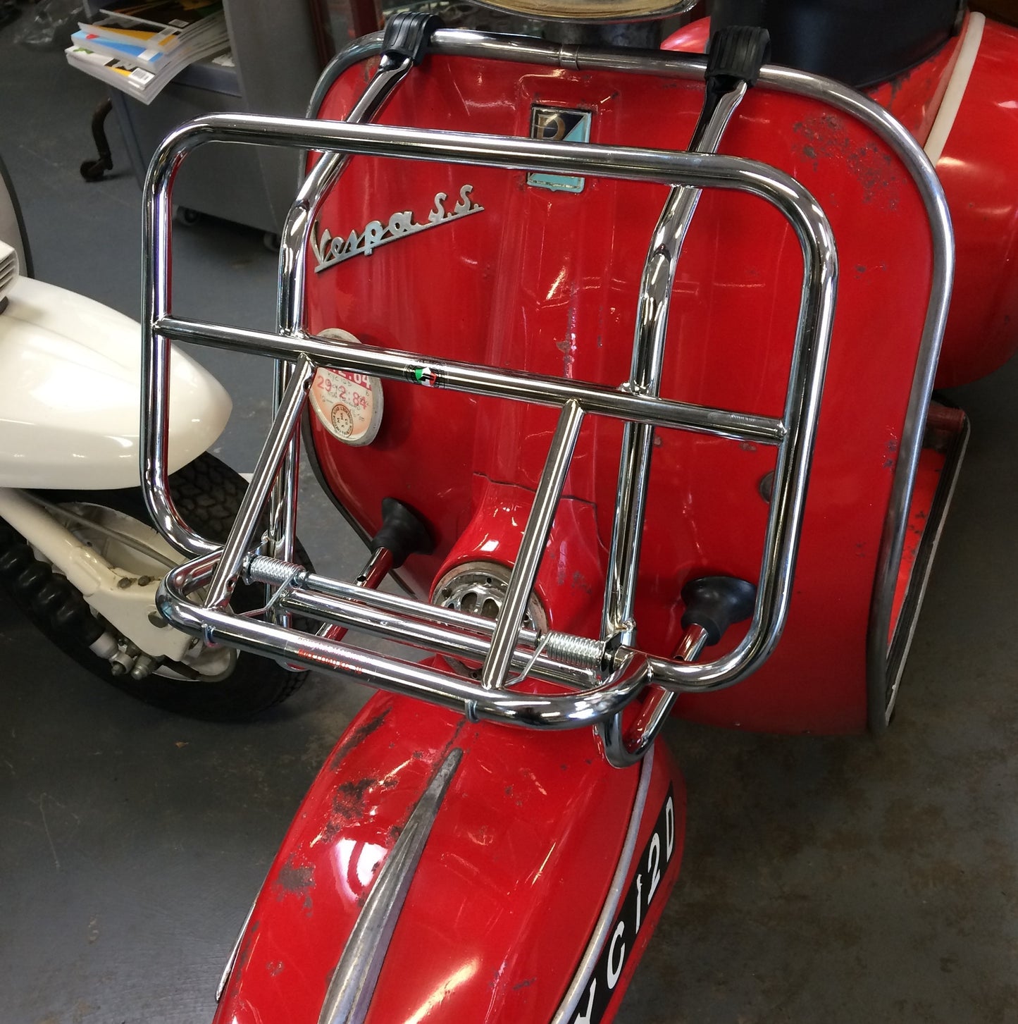 Vespa / Lambretta front fold down carrier