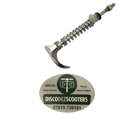 Vespa right hand side panel catch set