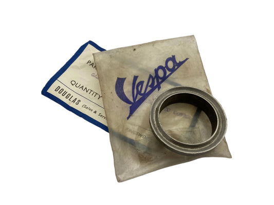 Vespa top steering loose ball bearing track