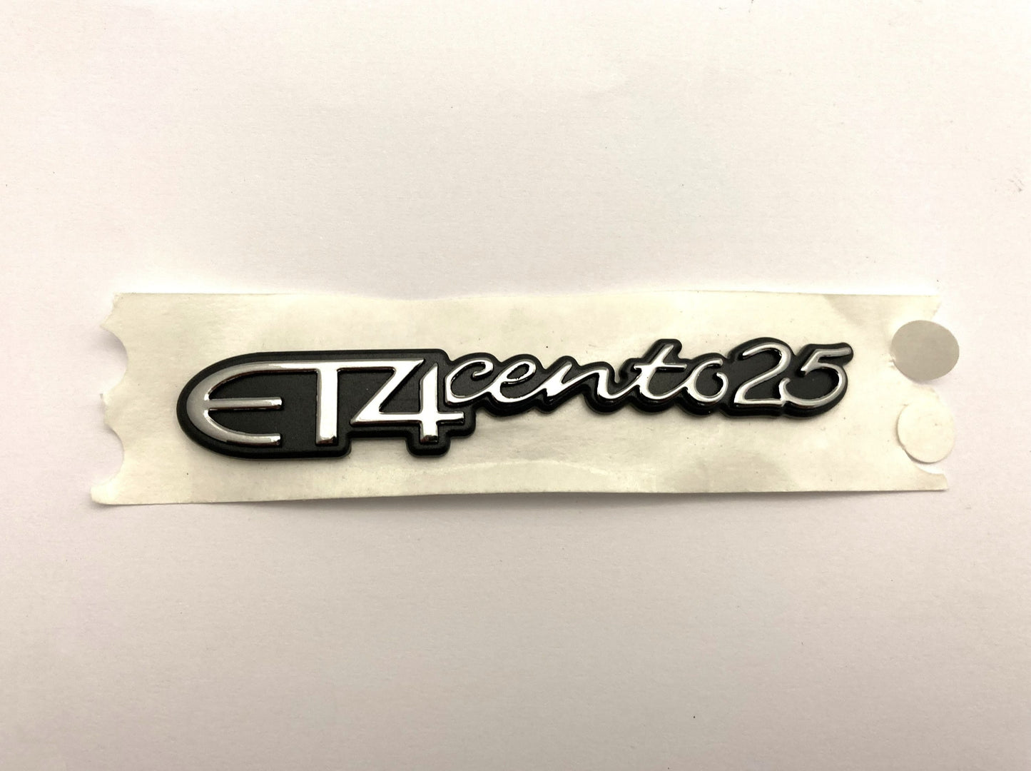 Vespa ET4 125 legshield badge 576049