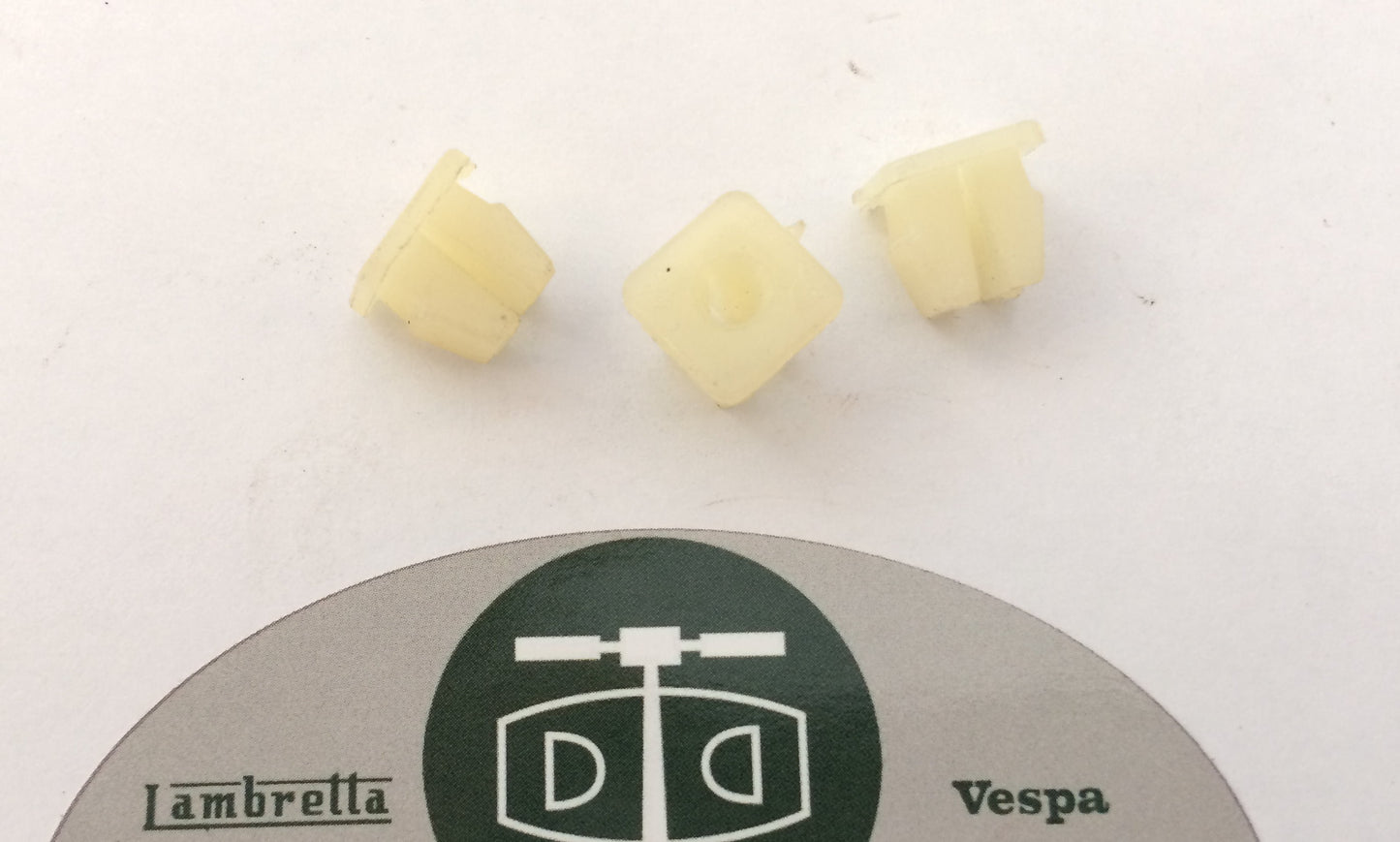 Vespa horn cover fixing "plug" 157716 PX Mk1