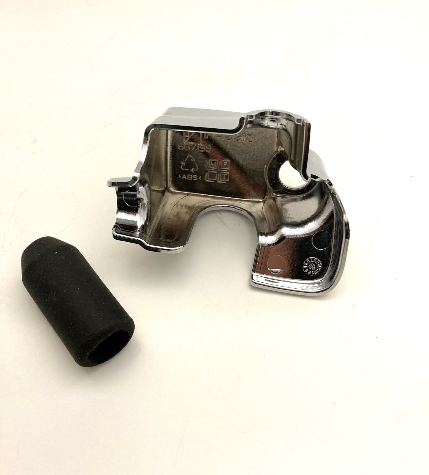 Vespa GTV/LXV R/H master cylinder cover