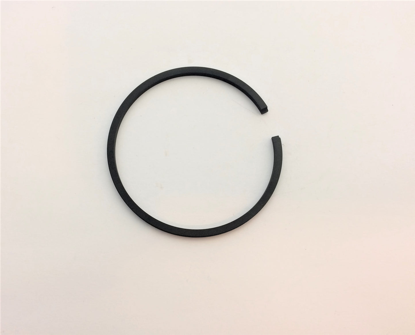 Vespa piston ring 58.2mm x 2.5mm 93386/167486 N.O.S