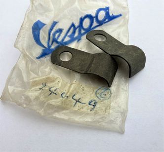 Vespa GS150 HT lead clamp 24449