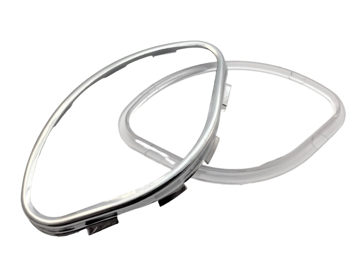 Vespa "clam" speedometer lens and chrome rim