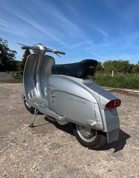 LAMBRETTA Li 150S (Special) 1964 in Silver Restored and never used !
