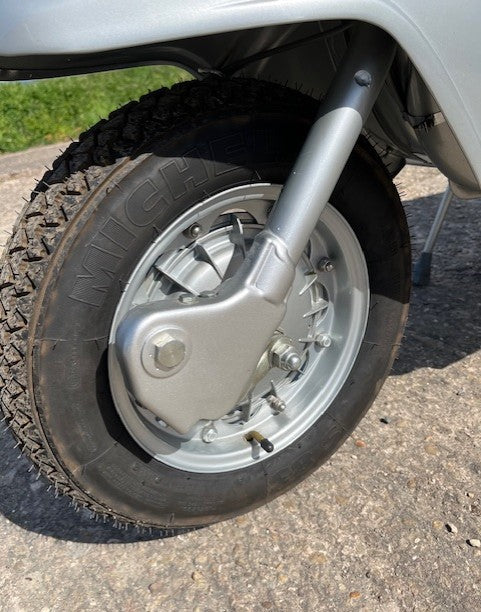 LAMBRETTA Li 150S (Special) 1964 in Silver Restored and never used !