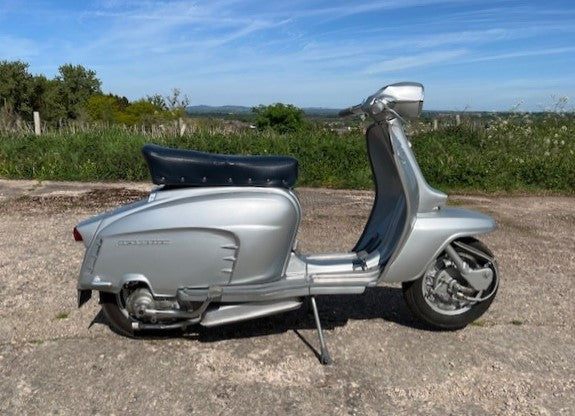 LAMBRETTA Li 150S (Special) 1964 in Silver Restored and never used !